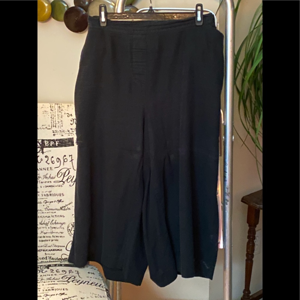 Linen Blend Wide-Leg Capri, Black